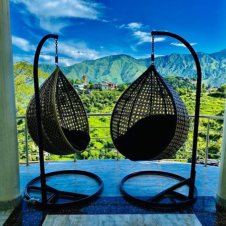 Sitara Hotel & Resort In The Lap Of Nature, 무소리에 외부 사진