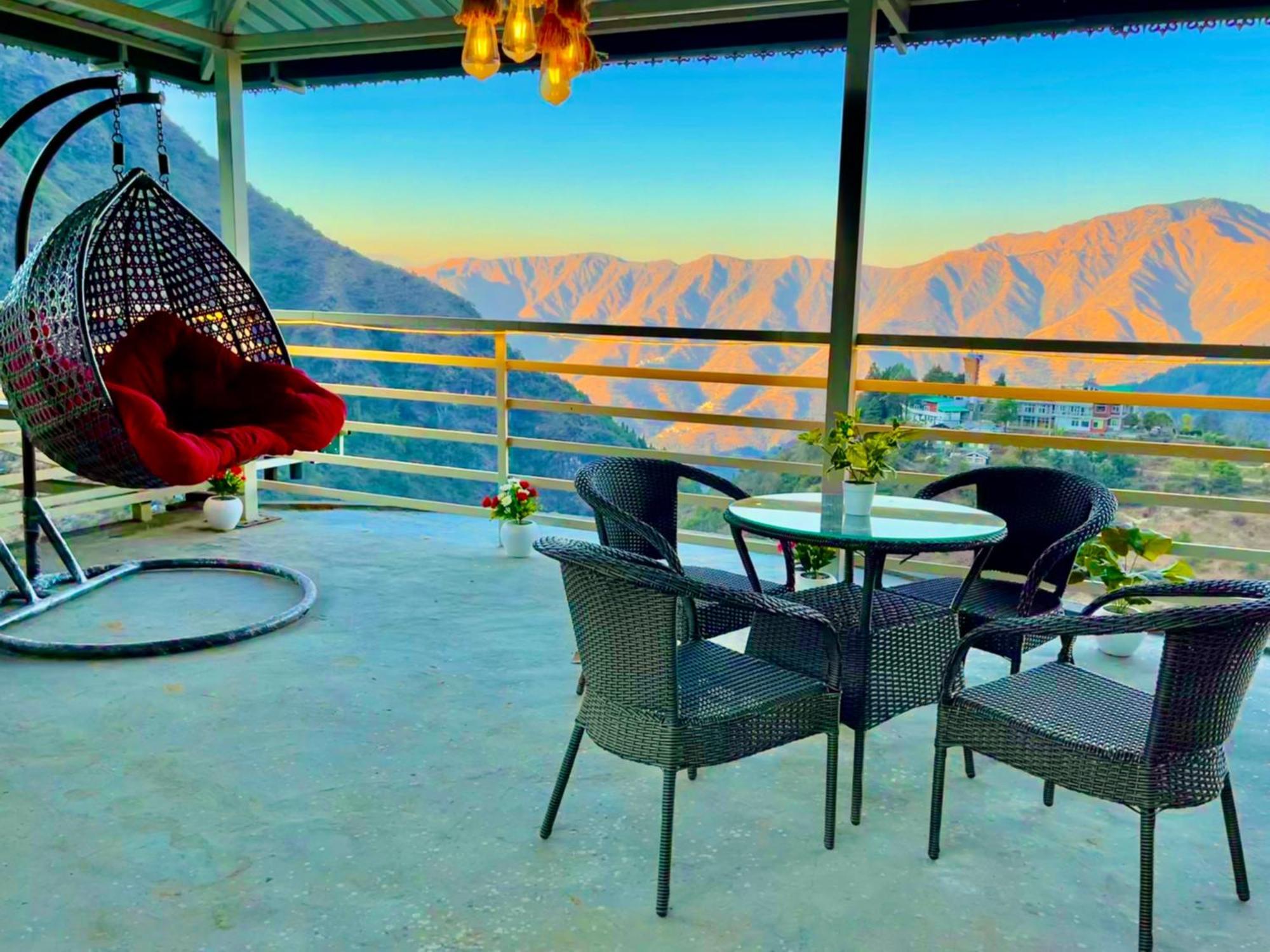 Sitara Hotel & Resort In The Lap Of Nature, 무소리에 외부 사진