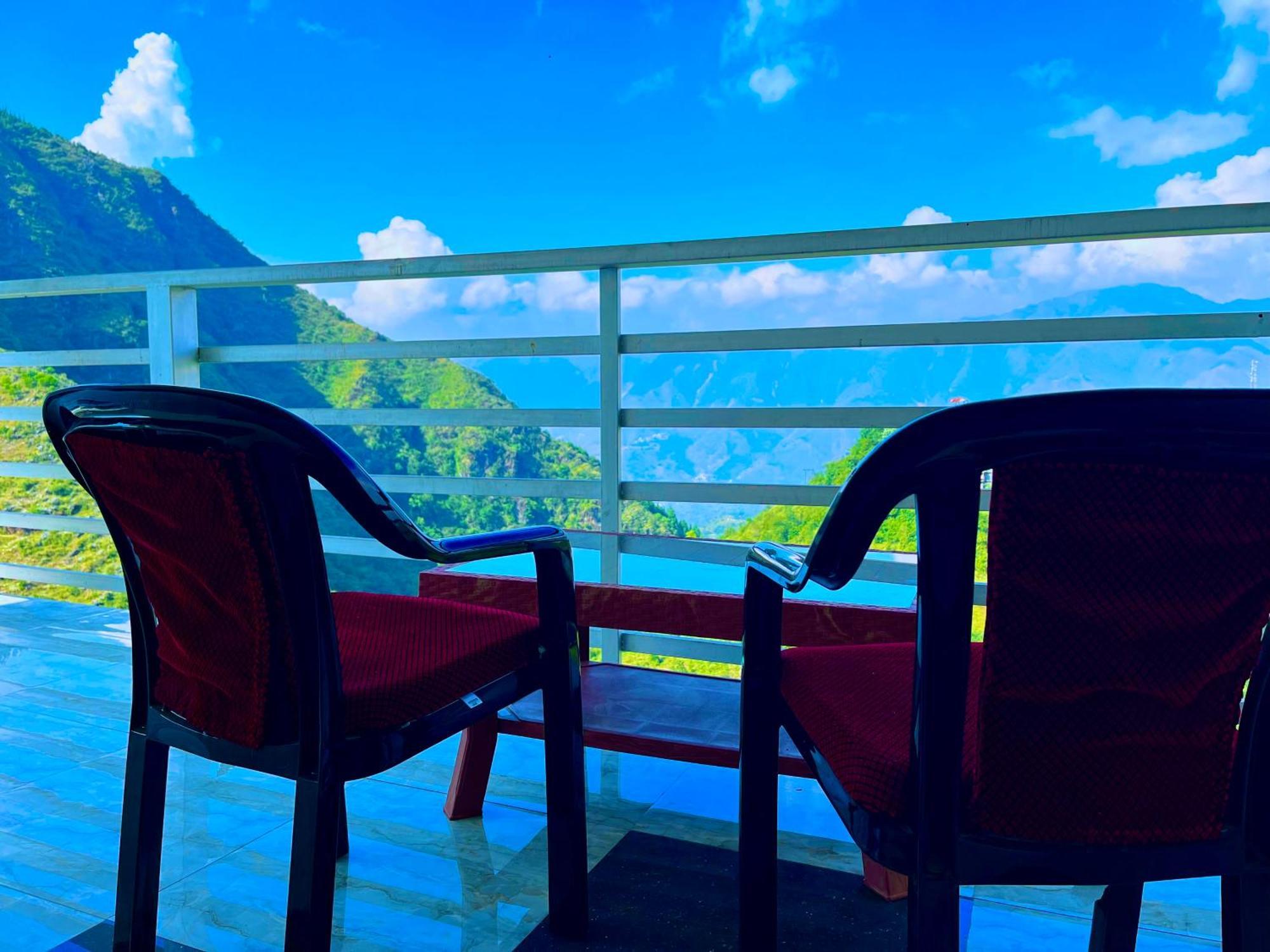 Sitara Hotel & Resort In The Lap Of Nature, 무소리에 외부 사진